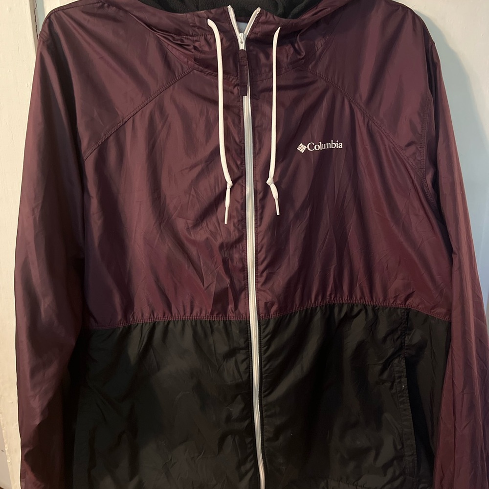 Columbia Jacket/Windbreaker. Burgandy and Black with fleece lining. Size 2X.